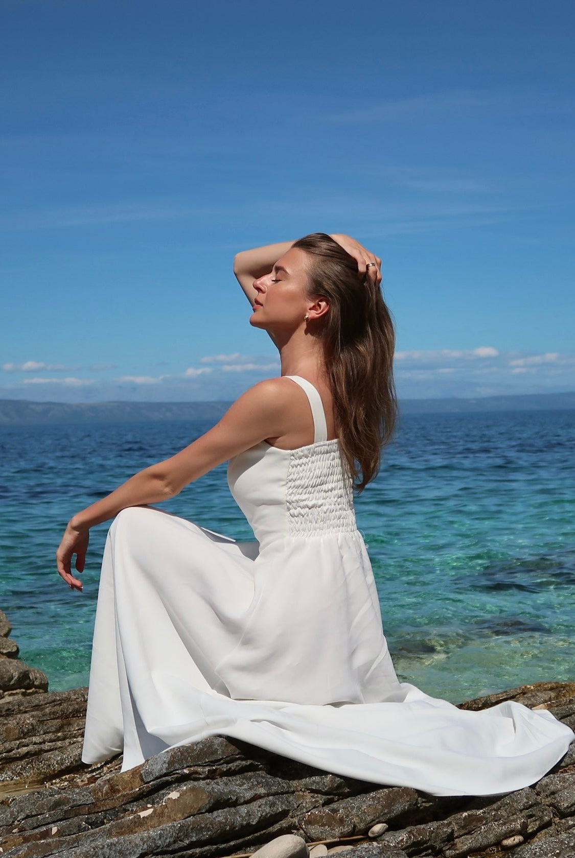 Letnie stylizacje dla kobiet petite to komfort, lekkość i dopasowanie – sprawdź nasze inspiracje