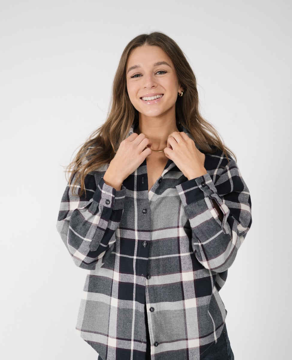 Jak interpretować petite? Praktyczne wskazówki, dzięki którym wybierzesz ubrania bez przeróbek