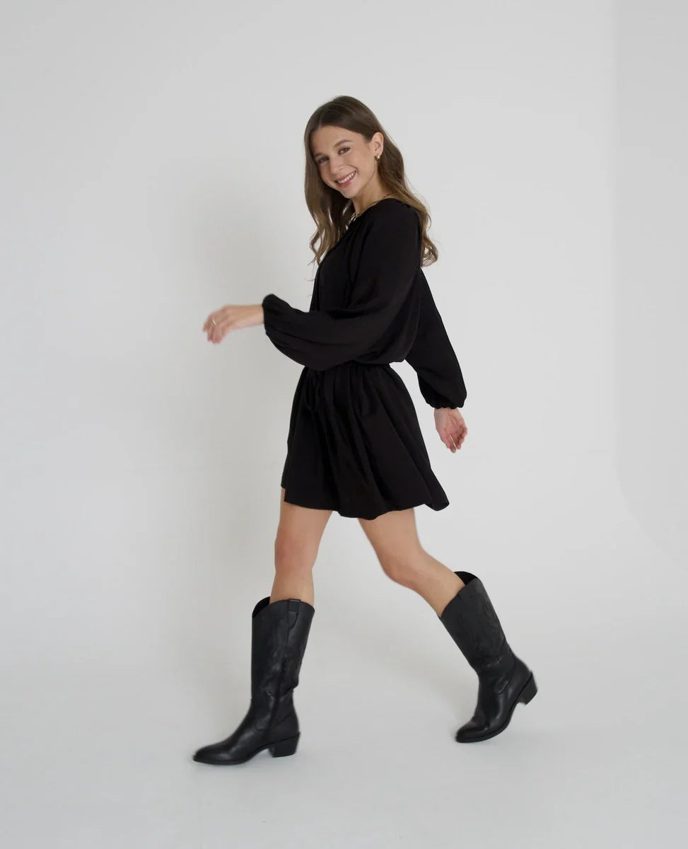 Moda petite w duchu Slow Fashion – jak idealne dopasowanie wspiera świadomą szafę?