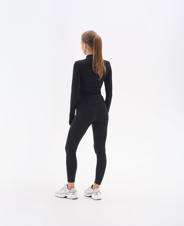 Legginsy sportowe Essence Black dla kobiet petite do 164 cm wzrostu, widok z tyłu.
