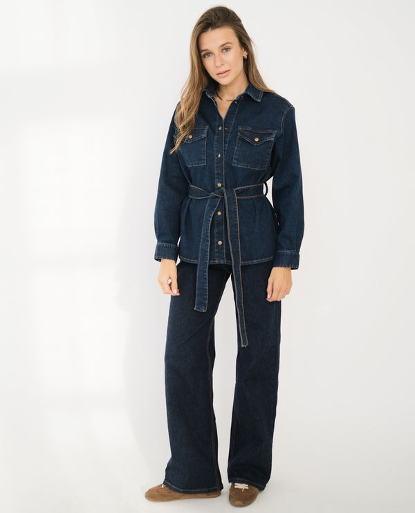 Ciemny jeansowy komplet dla kobiet petite do 164 cm wzrostu, ujęcie przodem.