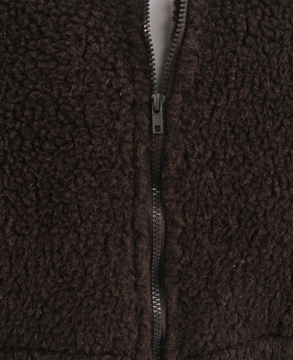 Brązowa kurtka merino dla kobiet petite do 164 cm wzrostu, detal faktury i zamka.